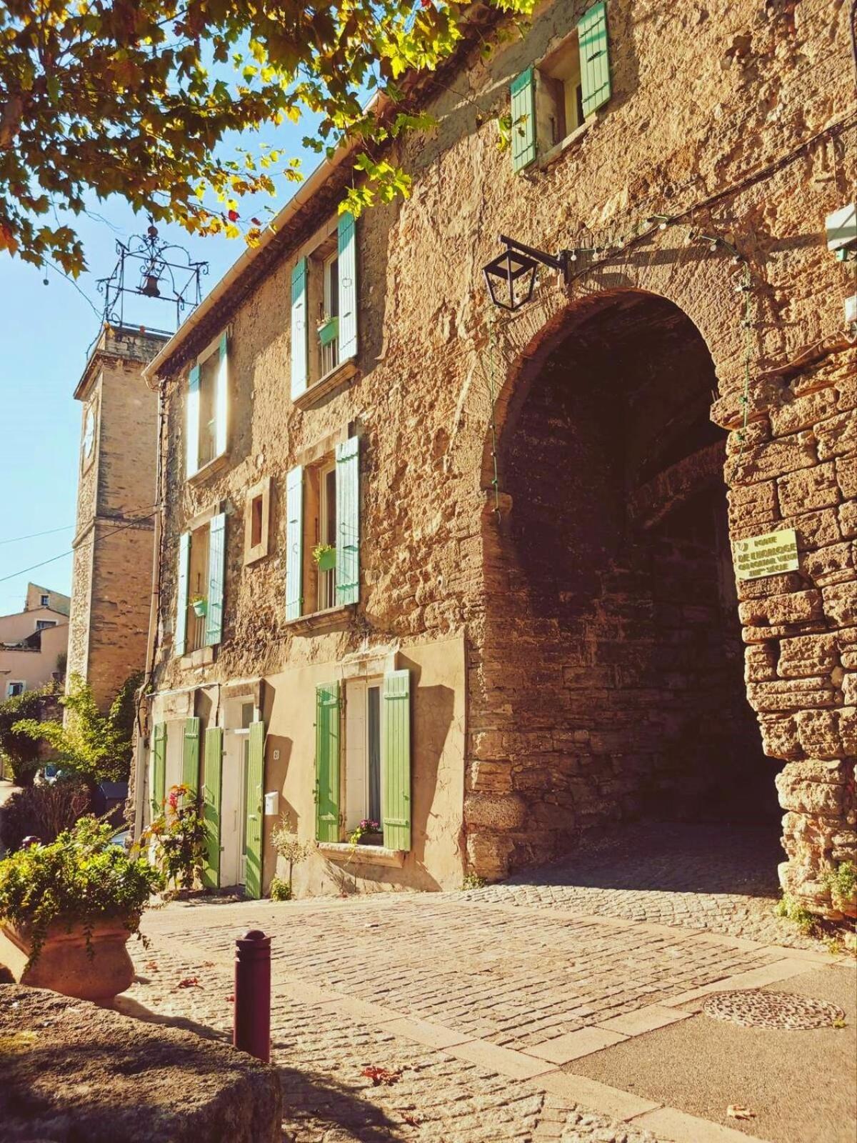L'Appartement De L'Arche Châteauneuf-de-Gadagne Exteriör bild