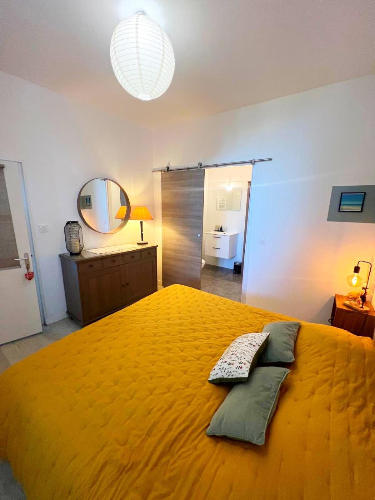L'Appartement De L'Arche Châteauneuf-de-Gadagne Exteriör bild